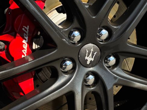 Used 2017 Maserati GranTurismo Sport image 49