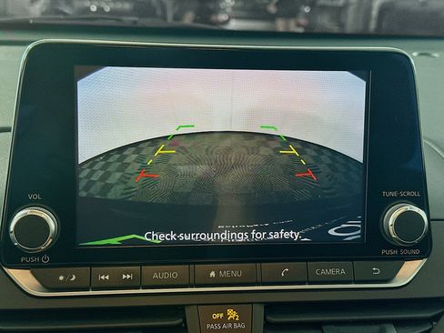 Used 2024 Nissan Altima 2.5 SV image 21