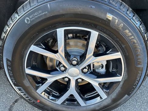 Used 2025 Jeep Grand Cherokee Limited w/ MOPAR Finishing Package image 10