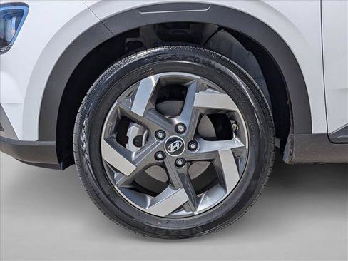 Used 2023 Hyundai Venue SEL FWD image 23