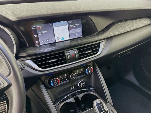 Used 2024 Alfa Romeo Stelvio Sprint image 8