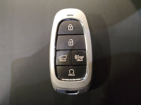 Used 2022 Hyundai Santa Fe Limited AWD/4WD image 32