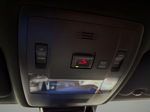Used 2025 Lexus IS 300 w/ Premium Package RWD image 27