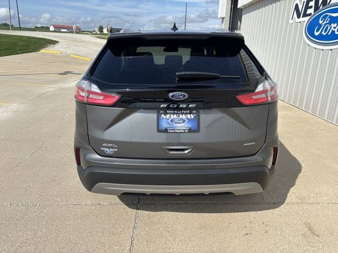 Used 2022 Ford Edge SEL w/ Convenience Package image 6
