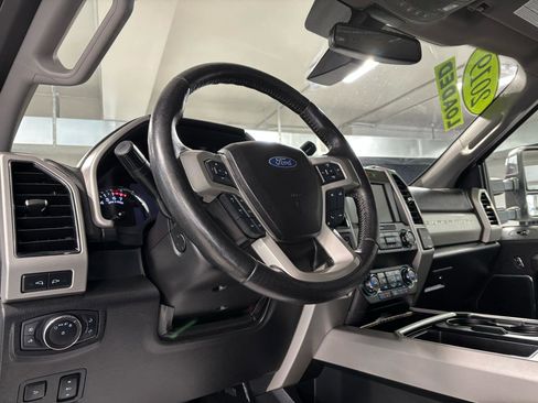 Used 2019 Ford F250 Lariat w/ Lariat Ultimate Package AWD/4WD image 27