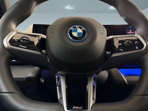 Used 2026 BMW i5 eDrive40 w/ M Sport Package RWD image 17