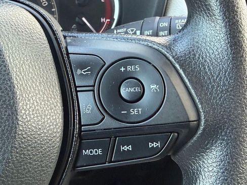 Certified 2025 Toyota RAV4 XLE image 28