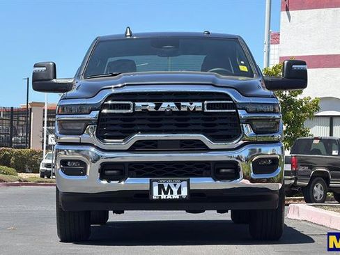 Used 2025 RAM 2500 Big Horn AWD/4WD image 8