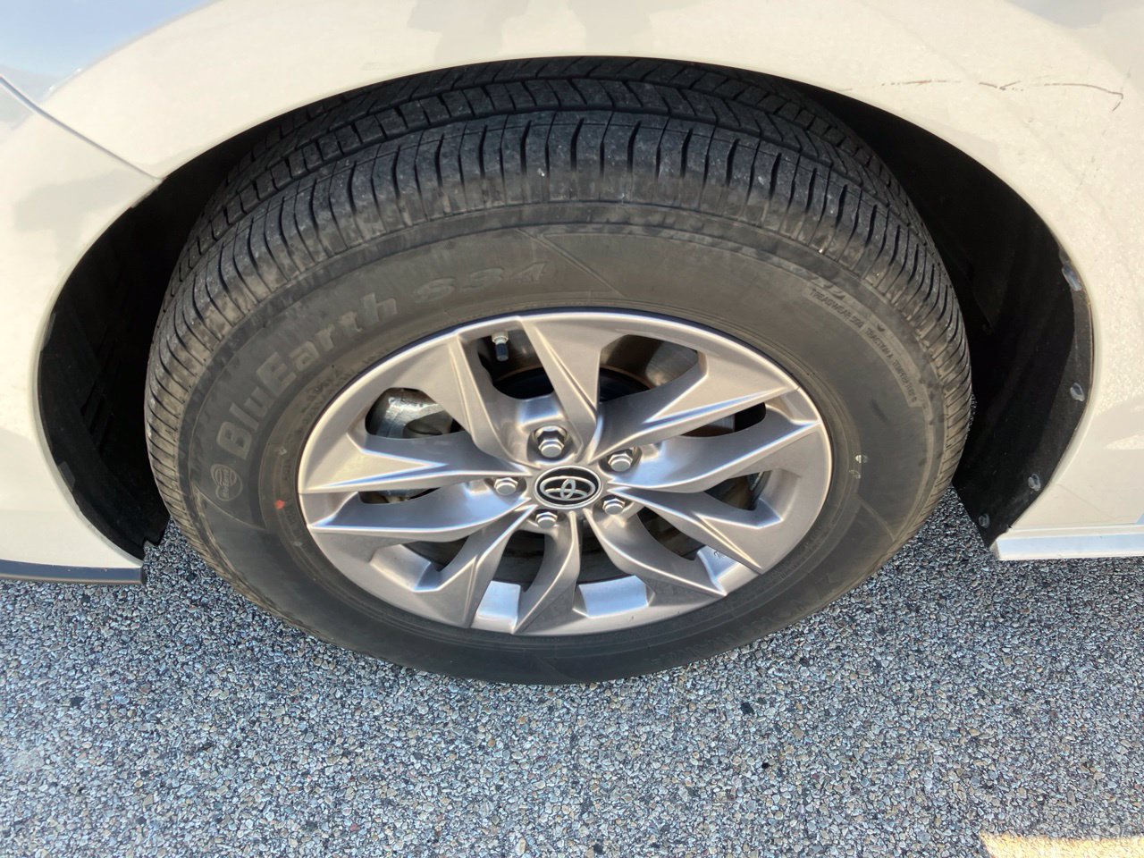 Used 2025 Toyota Sienna XLE FWD image 12
