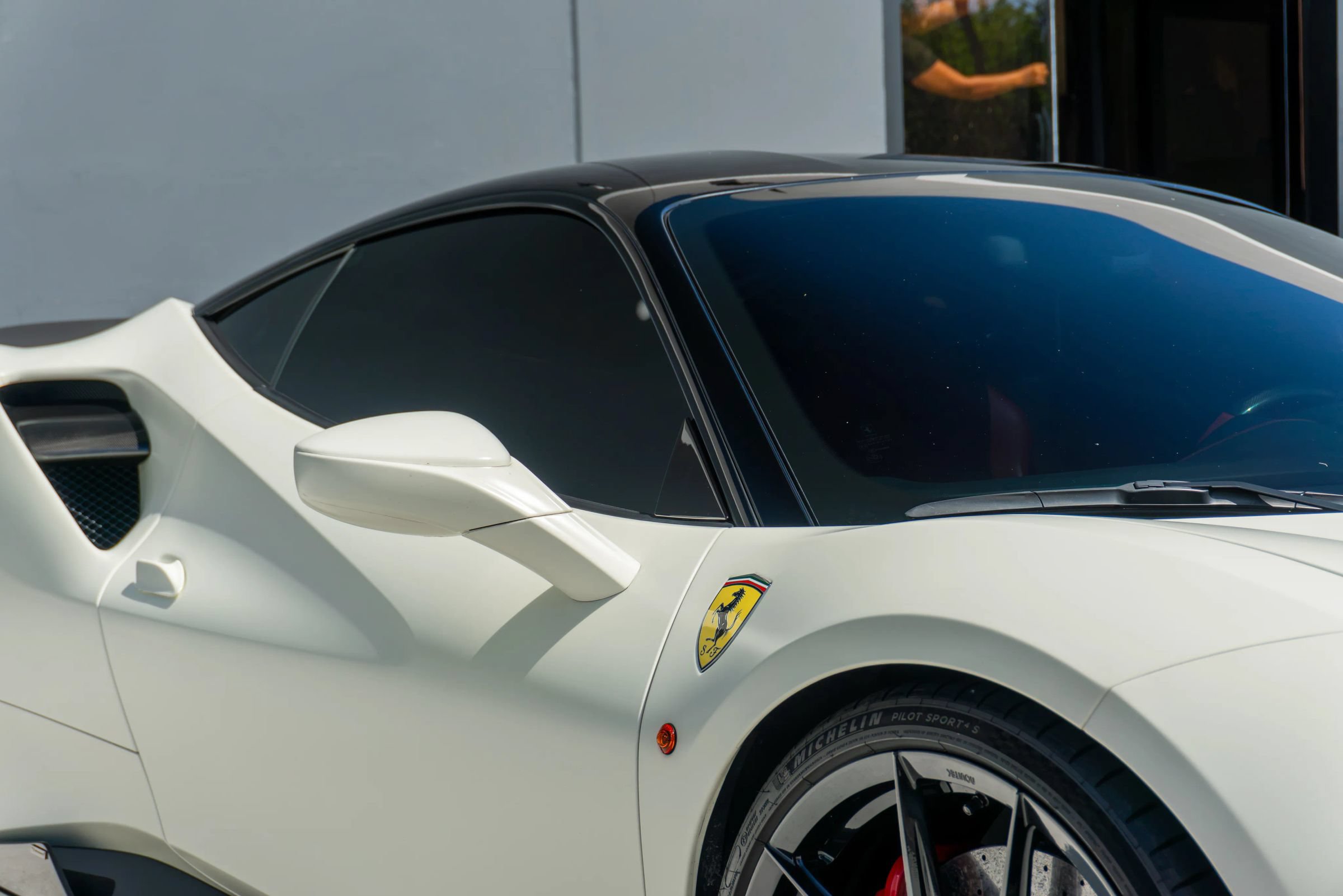 Used 2018 Ferrari 488 GTB RWD image 33