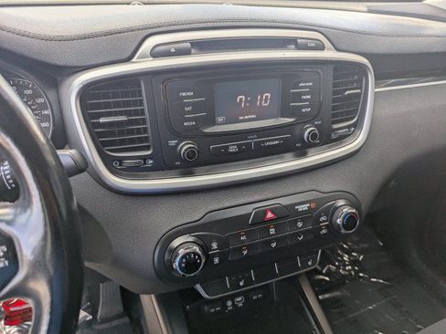Used 2016 Kia Sorento FWD w/ LX Convenience Package image 15