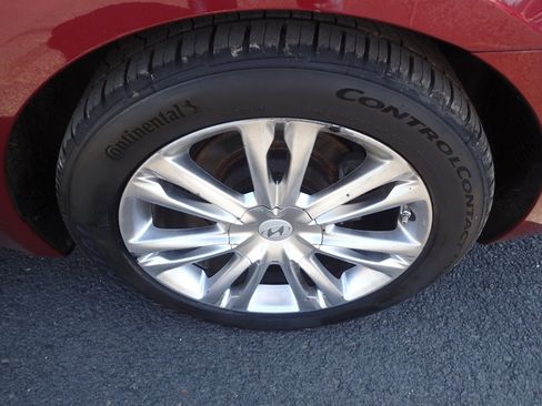 Used 2011 Hyundai Genesis 4.6 image 26