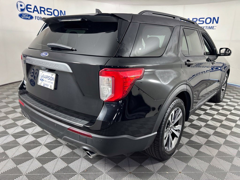 Used 2021 Ford Explorer XLT w/ Equipment Group 202A AWD/4WD image 4