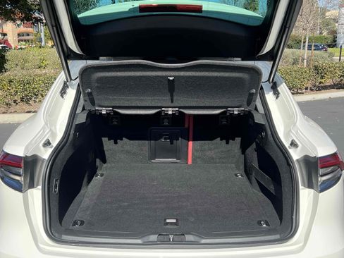 Used 2022 Maserati Levante GT image 21