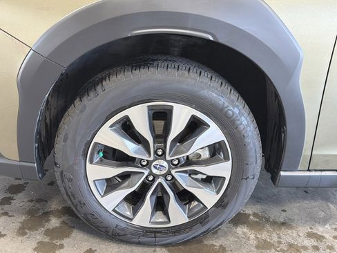 Certified 2025 Subaru Outback Limited AWD/4WD image 9