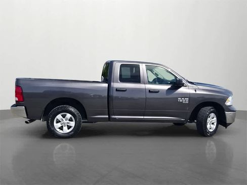 Used 2024 RAM 1500 Classic SLT image 7