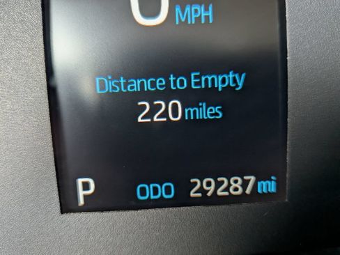 Used 2025 Toyota Corolla LE FWD image 17