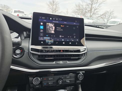 Used 2025 Jeep Compass Latitude w/ Altitude Special Edition image 26