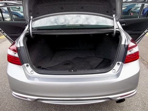 Used 2017 Honda Accord LX image 25