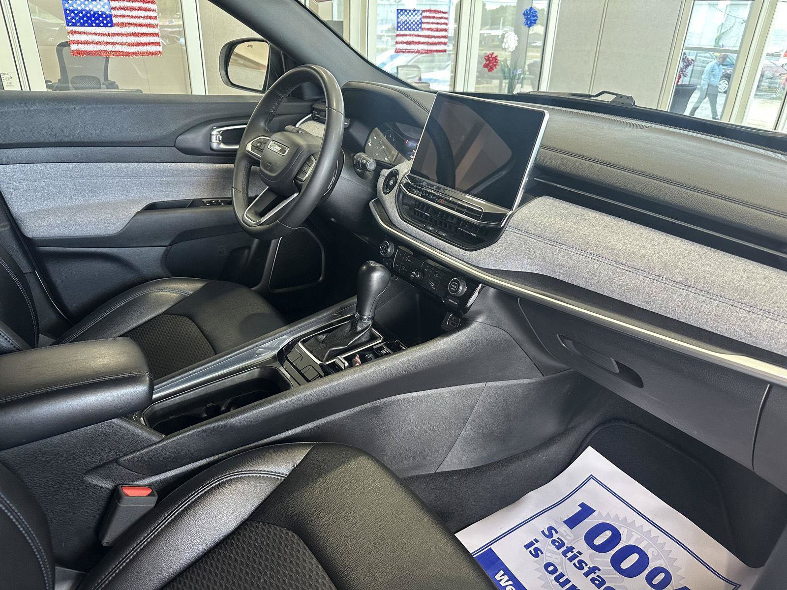 Used 2023 Jeep Compass Latitude AWD/4WD image 22