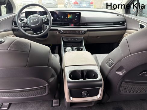 New 2026 Kia Carnival EX FWD image 19