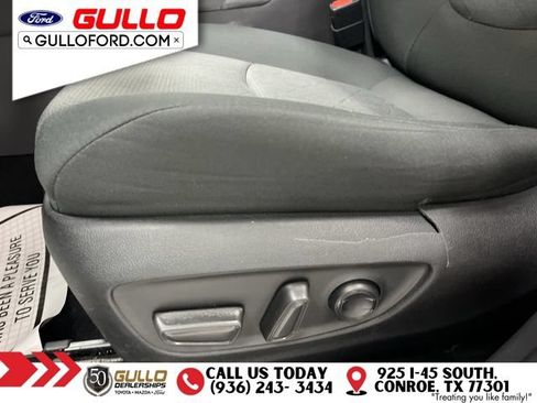 Used 2021 Toyota RAV4 XLE FWD image 21