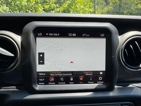 Used 2023 Jeep Gladiator Sport AWD/4WD image 22