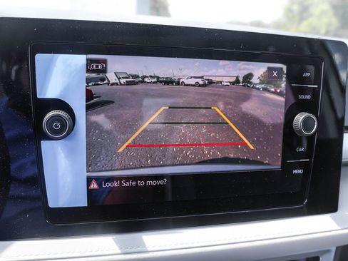 New 2025 Volkswagen Taos SE image 6