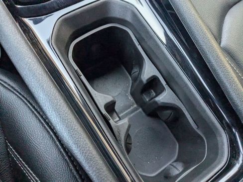 Used 2025 Jeep Compass Limited image 19