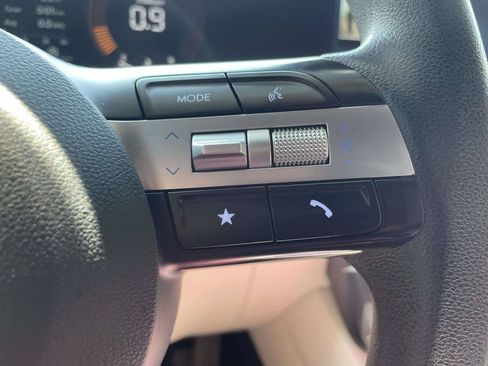 Certified 2025 Hyundai Tucson SE FWD image 23