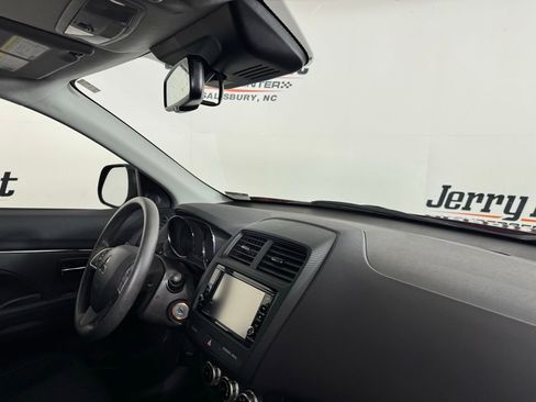 Used 2024 Mitsubishi Outlander Sport ES image 28