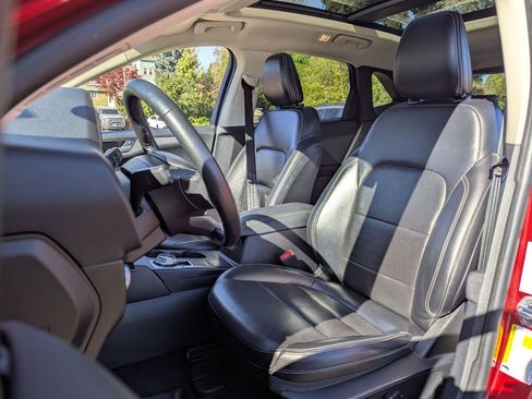 Used 2020 Ford Escape SEL AWD/4WD image 28