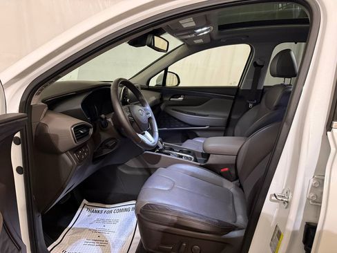 Used 2020 Hyundai Santa Fe SEL w/ Convenience + Premium Package image 4