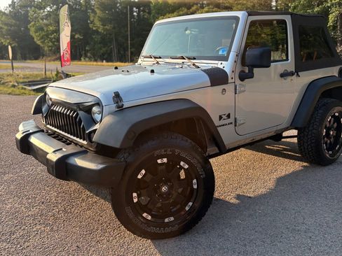 Used 2008 Jeep Wrangler X AWD/4WD image 2
