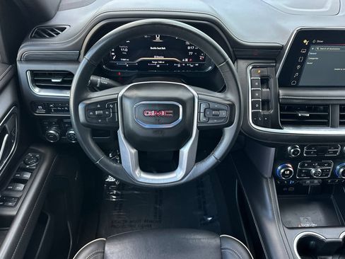 Used 2024 GMC Yukon XL SLT AWD/4WD image 17