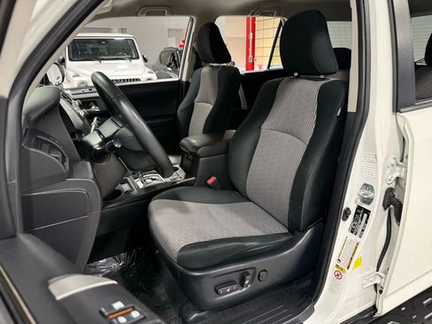 Used 2017 Toyota 4Runner SR5 image 15