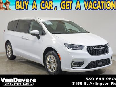 Used 2023 Chrysler Pacifica Touring-L