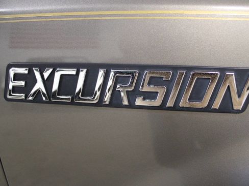 Used 2004 Ford Excursion Limited image 15