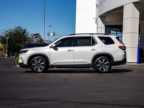 Used 2023 Honda Pilot Elite image 2