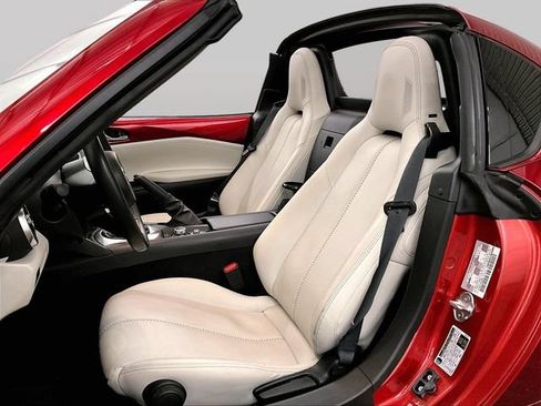Used 2021 MAZDA MX-5 Miata RF Grand Touring RWD image 24