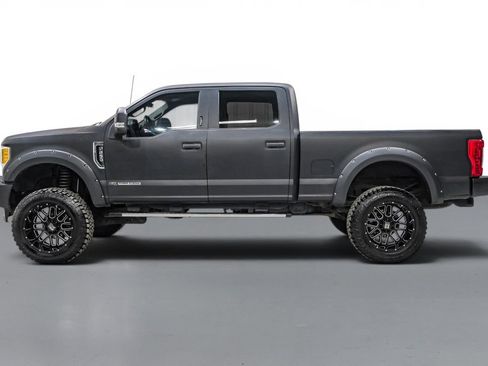 Used 2017 Ford F250 XLT w/ XLT Value Package AWD/4WD image 9