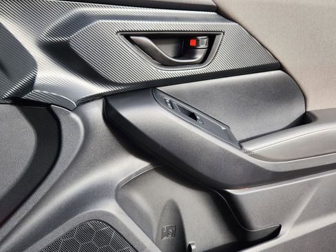 Used 2024 Subaru Crosstrek 2.0i Premium w/ Crosstrek Mirror Package image 18