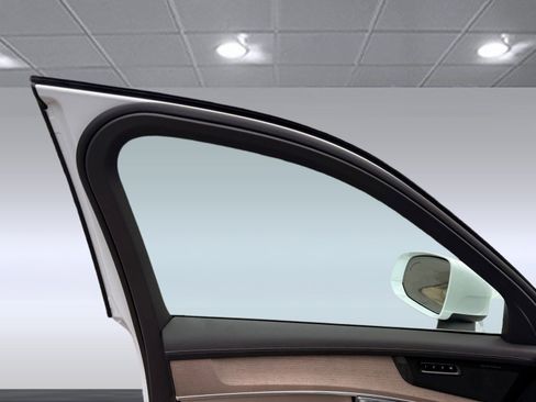 Used 2026 Volvo XC90 B6 Plus w/ Protection Package image 23