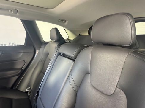 Used 2025 Volvo XC60 B5 Plus AWD/4WD image 11