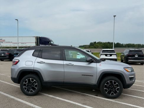 Used 2019 Jeep Compass Trailhawk w/ Cold Weather Group AWD/4WD image 4