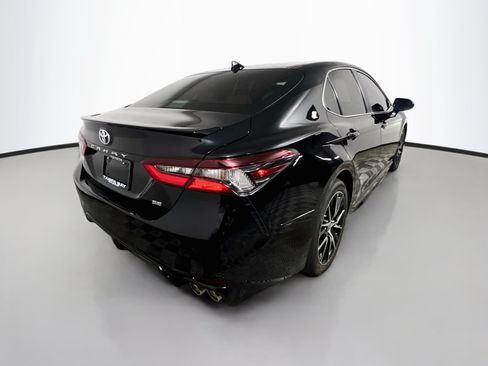 Used 2023 Toyota Camry SE FWD image 4