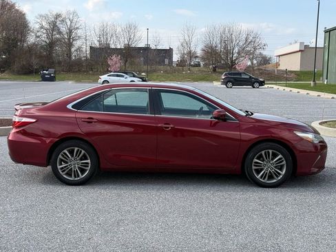 Used 2016 Toyota Camry SE image 8