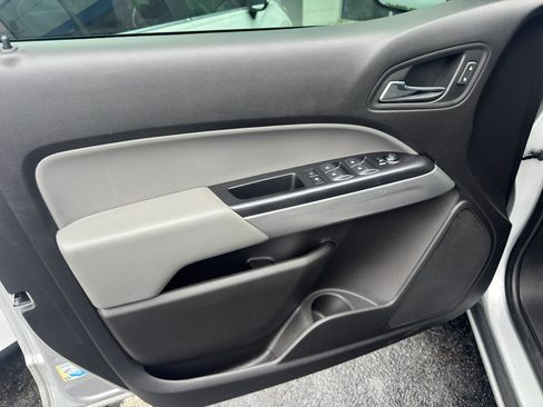 Used 2019 Chevrolet Colorado LT w/ LT Convenience Package AWD/4WD image 8