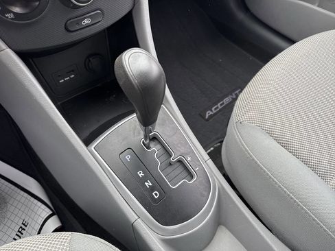 Used 2013 Hyundai Accent GLS image 30