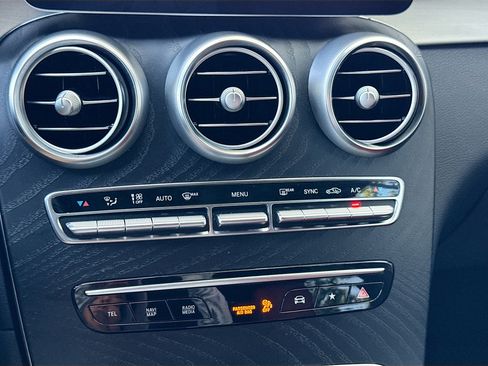 Used 2021 Mercedes-Benz GLC 300 image 34